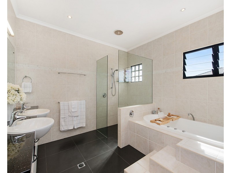 24 Reliance Place, Pelican Waters QLD 4551