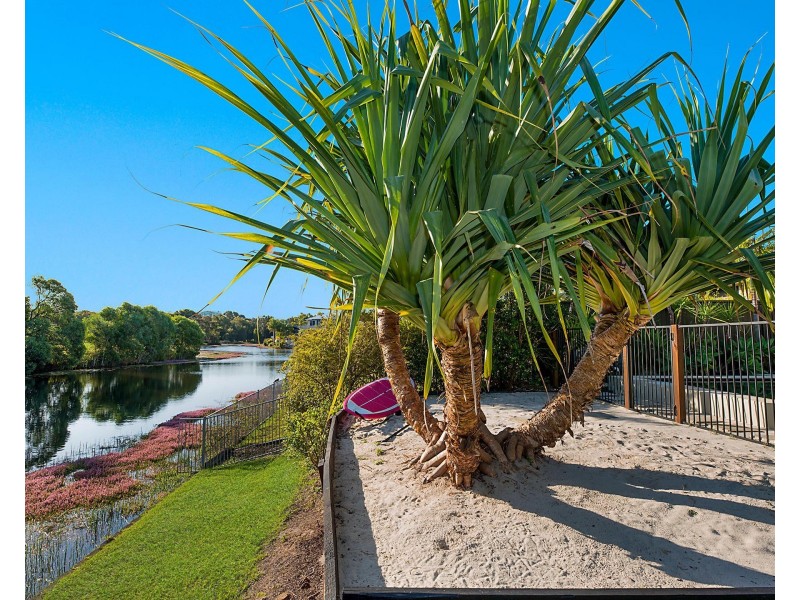 13 Rutherford Pl, Pelican Waters QLD 4551