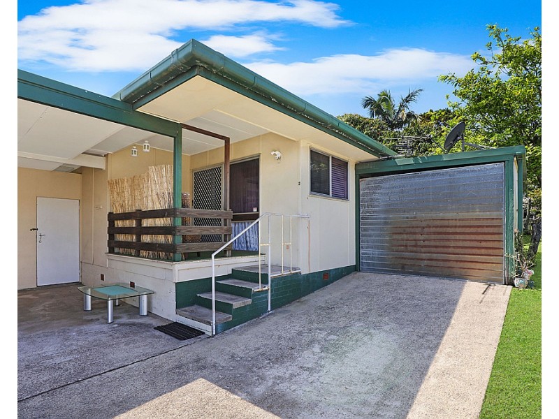 13 Bingera Tce, Caloundra QLD 4551