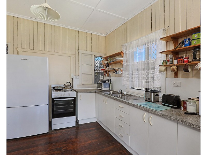 13 Bingera Tce, Caloundra QLD 4551