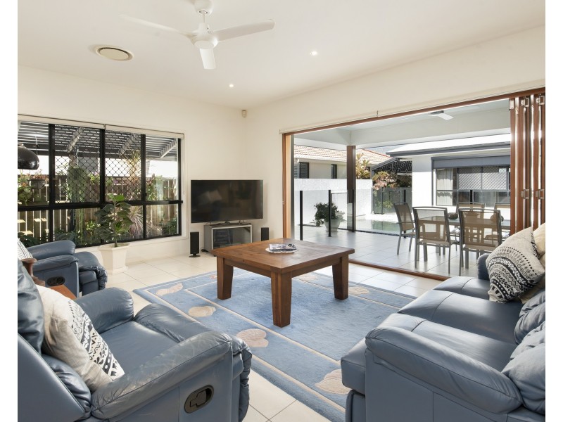 12 Sea Glint Place, Pelican Waters QLD 4551