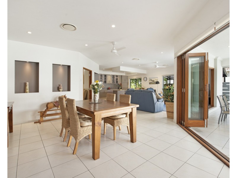 12 Sea Glint Place, Pelican Waters QLD 4551