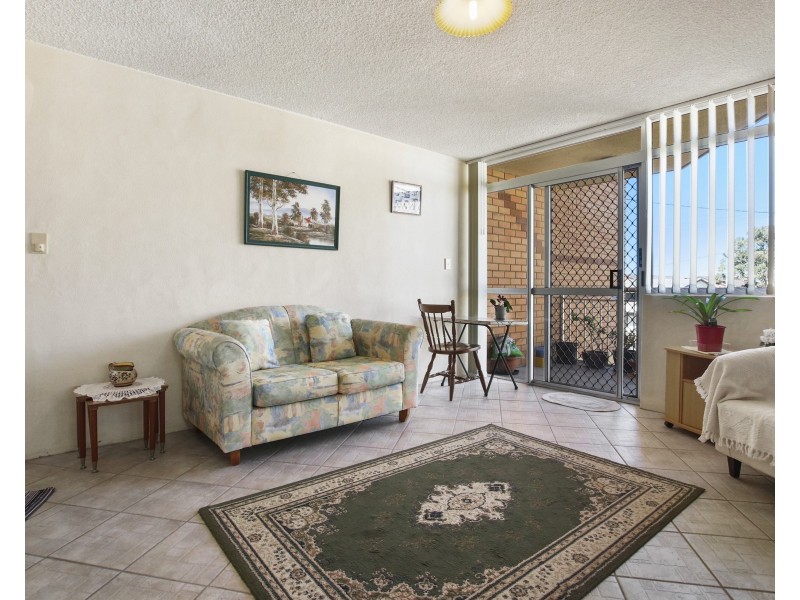 2/7 Moreton Parade, Kings Beach QLD 4551