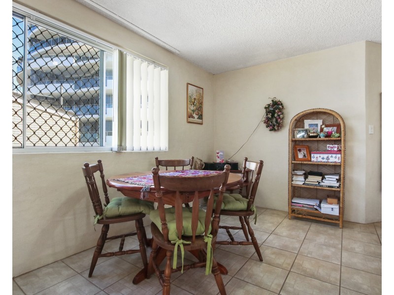 2/7 Moreton Parade, Kings Beach QLD 4551