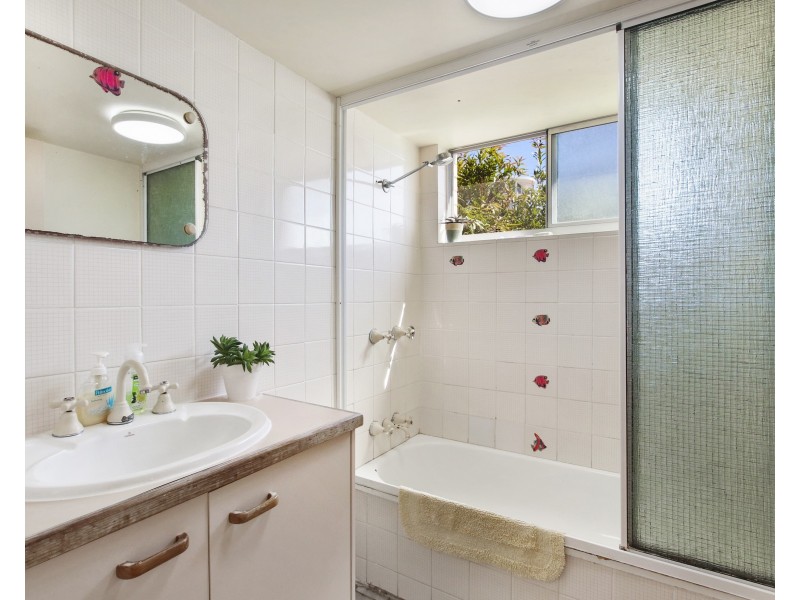 2/7 Moreton Parade, Kings Beach QLD 4551