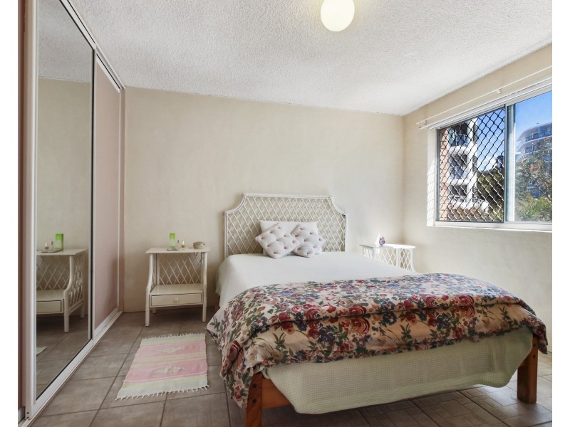 2/7 Moreton Parade, Kings Beach QLD 4551