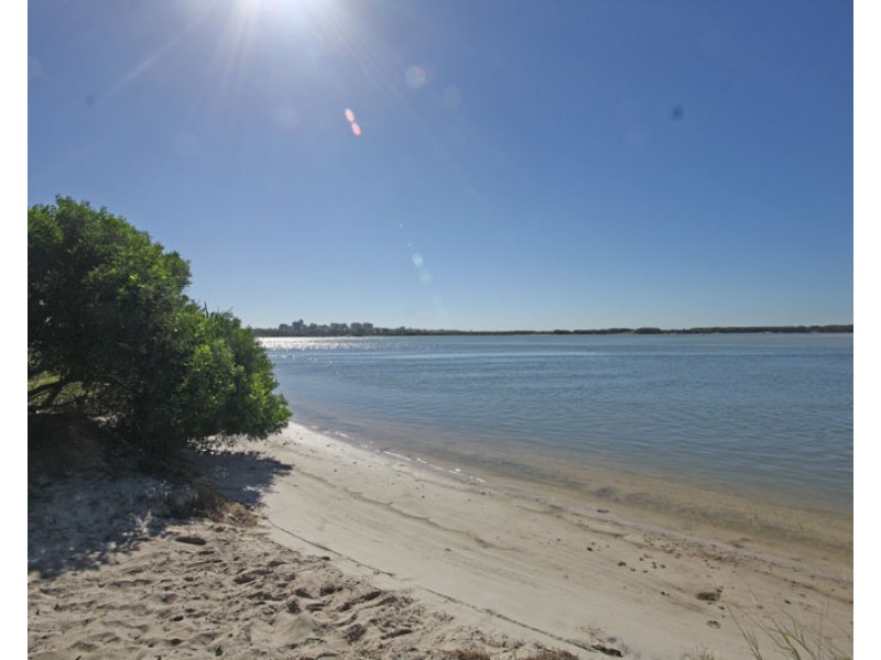 2/59 Esplanade – Clayton Gardens, Golden Beach QLD 4551