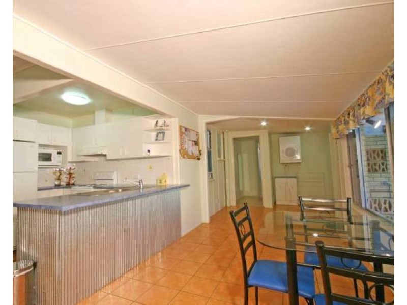 5 Taylor Avenue, Golden Beach QLD 4551