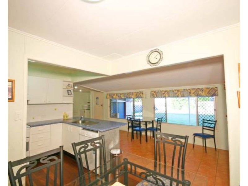 5 Taylor Avenue, Golden Beach QLD 4551