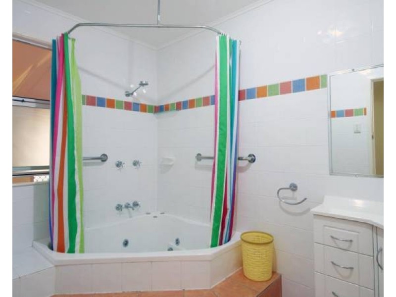 5 Taylor Avenue, Golden Beach QLD 4551