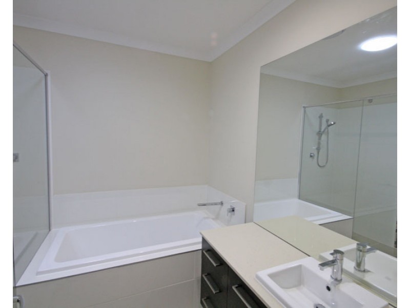 18 Auburn Street, Caloundra West QLD 4551