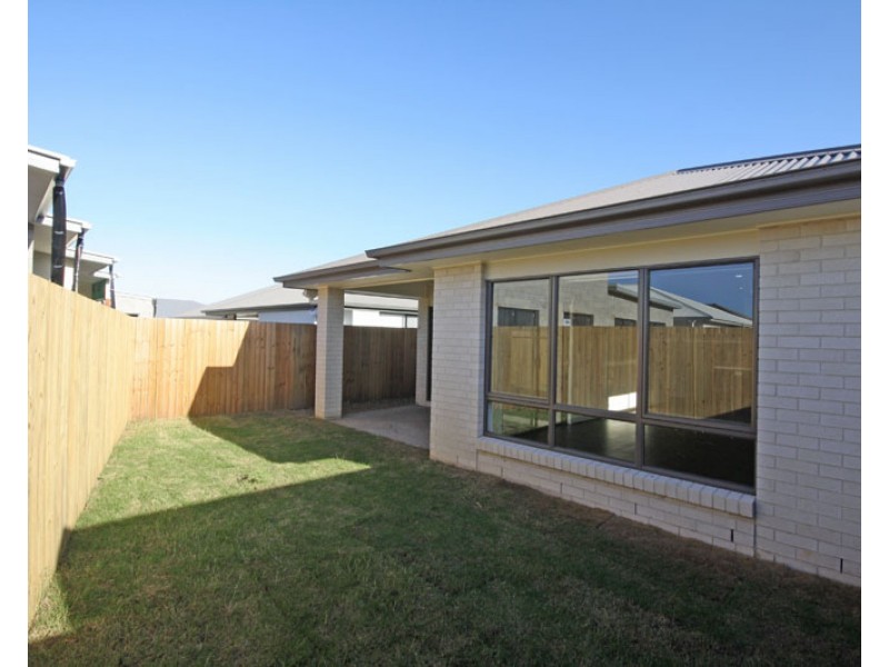 5 Mantis Crescent, Caloundra West QLD 4551