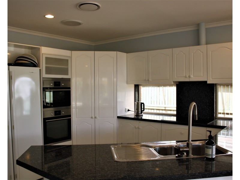 3 White Dove Court, Wurtulla QLD 4575