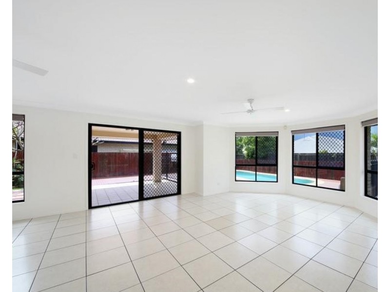 10 Primrose Pl, Little Mountain QLD 4551