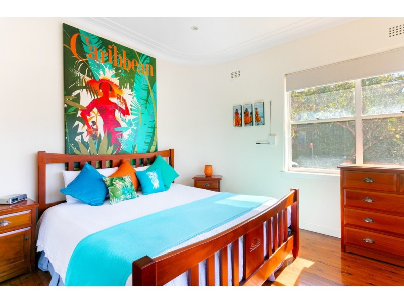 19 Kooloora Avenue, Freshwater NSW 2096