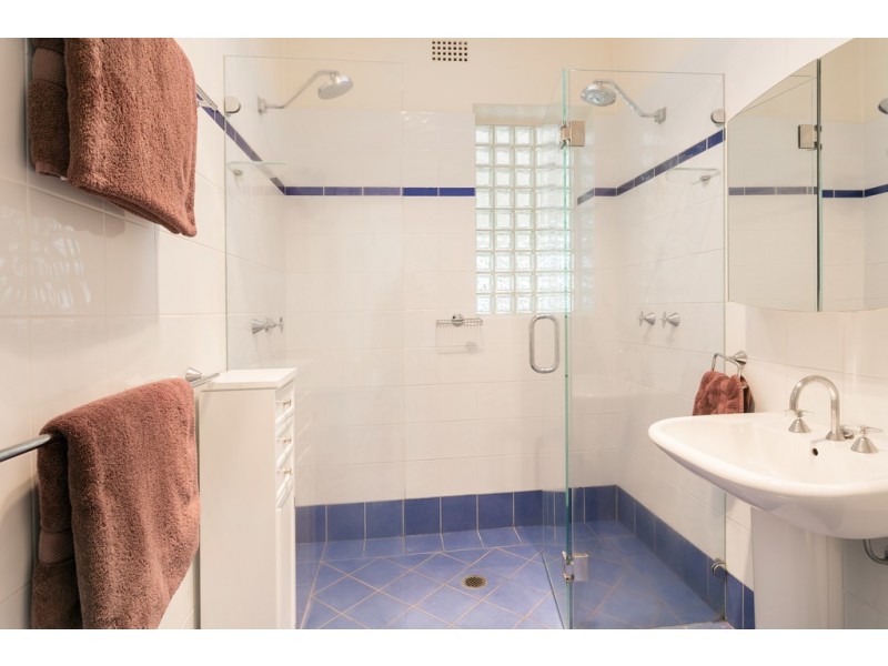 19 Kooloora Avenue, Freshwater NSW 2096