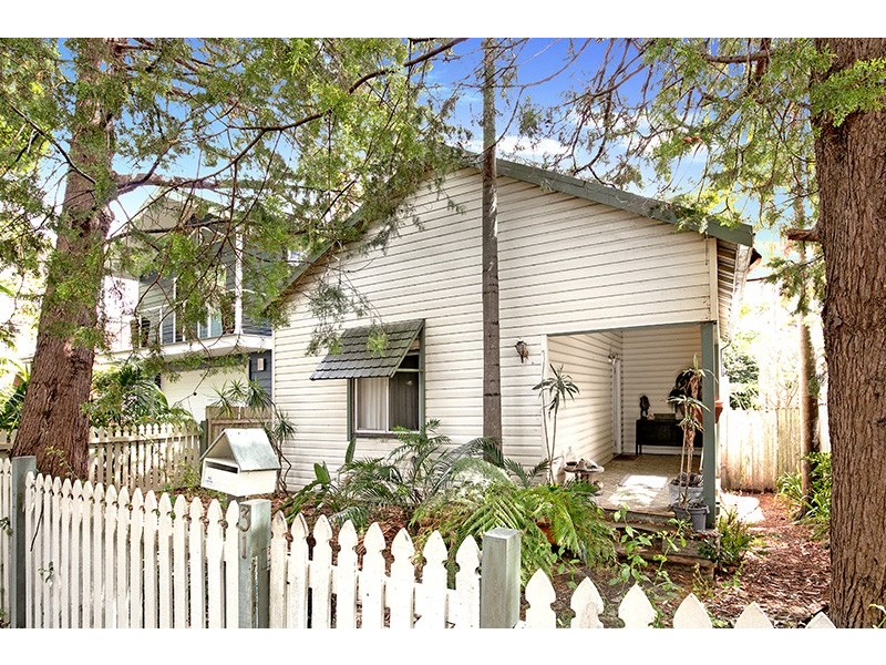 31 SURFERS PARADE, Freshwater NSW 2096