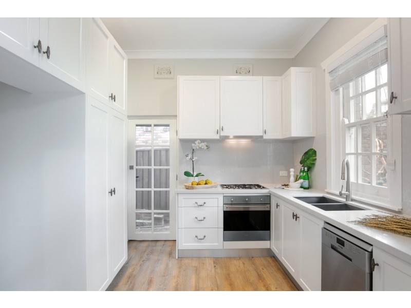 2/33 The Crescent, Manly NSW 2095