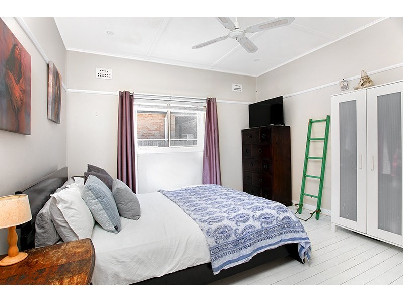 24 Collins Street, North Narrabeen NSW 2101