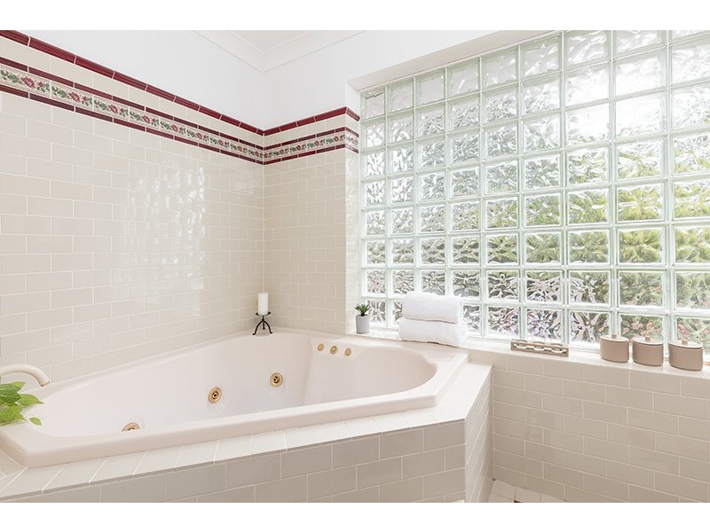 18 Wareham Crescent, Frenchs Forest NSW 2086