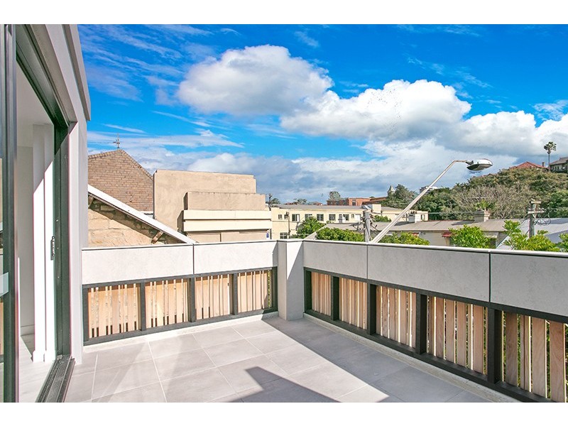 17/62-64 PITTWATER ROAD, Manly NSW 2095