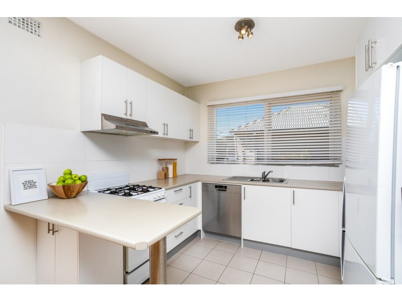 2/19-21 Stewart Avenue, Curl Curl NSW 2096