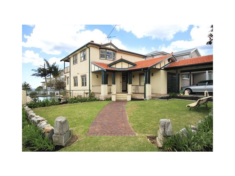 15 Ozone Parade, North Curl Curl NSW 2099