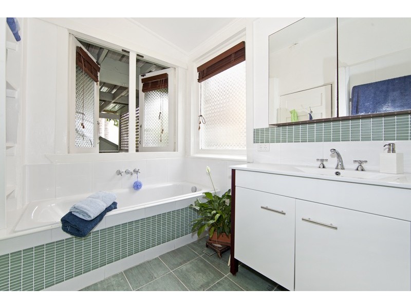 4 Adams Street, Curl Curl NSW 2096