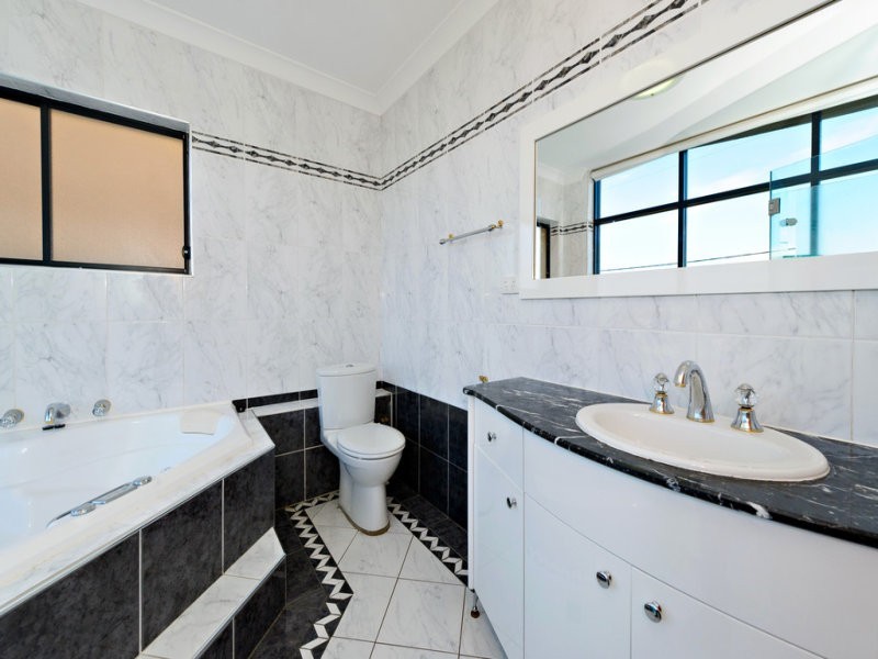 38 Pitt Road, North Curl Curl NSW 2099