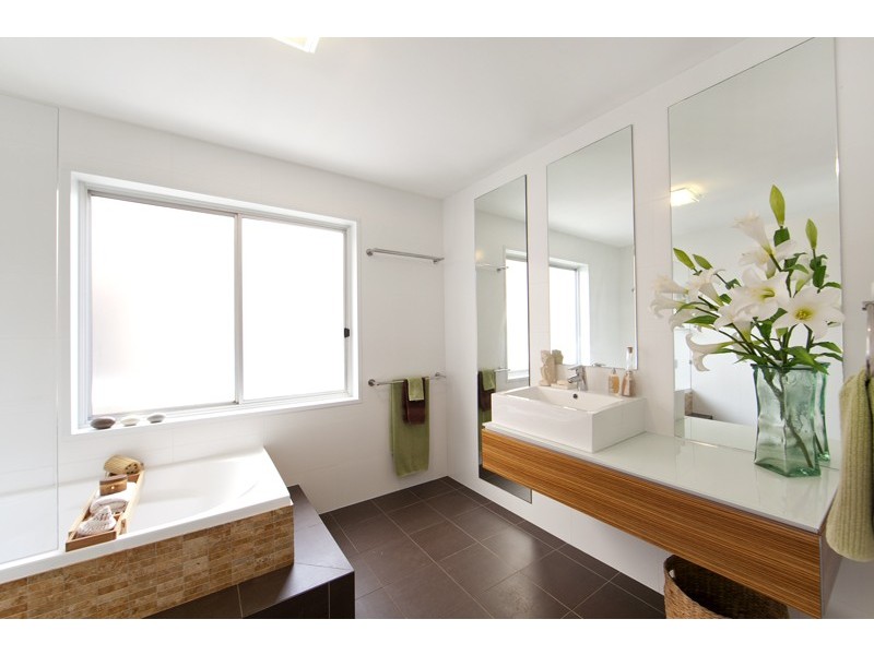 9 Grainger Avenue, North Curl Curl NSW 2099