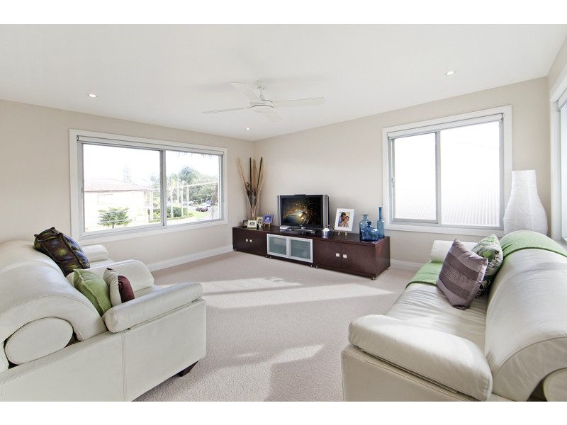 9 Grainger Avenue, North Curl Curl NSW 2099