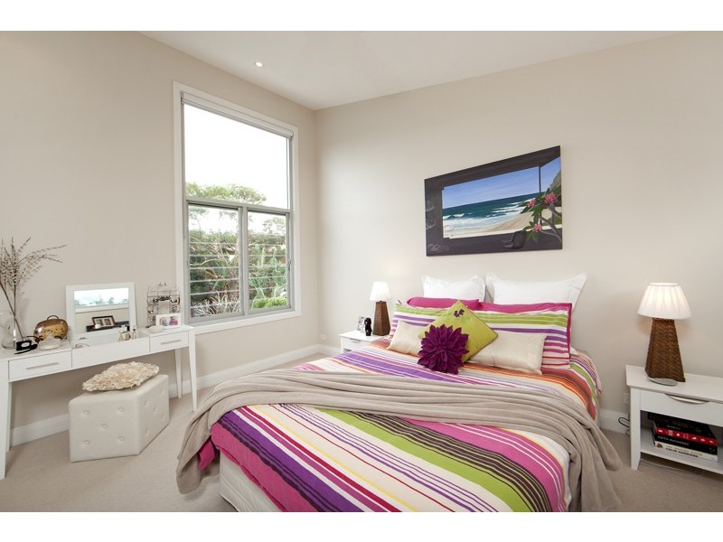 9 Grainger Avenue, North Curl Curl NSW 2099