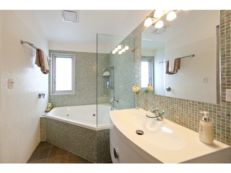 9 Grainger Avenue, North Curl Curl NSW 2099