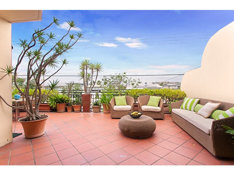 2/70 Pitt Road, North Curl Curl NSW 2099