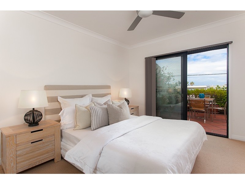 2/70 Pitt Road, North Curl Curl NSW 2099