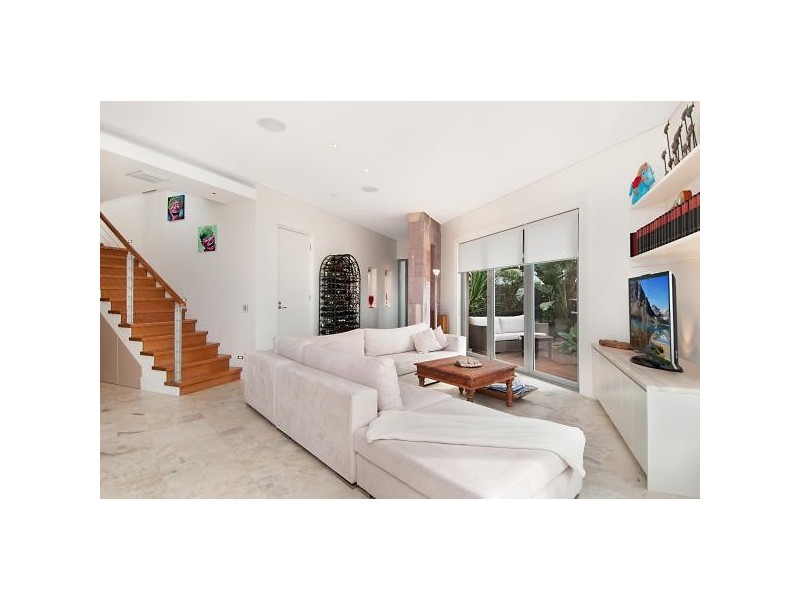2 Bruce Lane, North Curl Curl NSW 2099