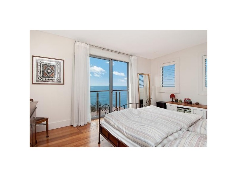 2 Bruce Lane, North Curl Curl NSW 2099