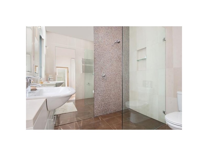 2 Bruce Lane, North Curl Curl NSW 2099