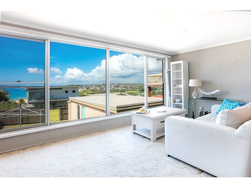 1 Pitt Road, North Curl Curl NSW 2099