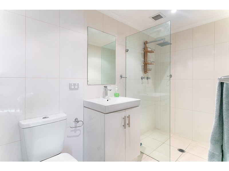 2/2 Lagoon Street, Narrabeen NSW 2101