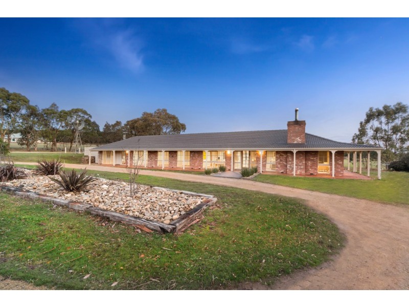 41 Dixon Road, Gisborne VIC 3437