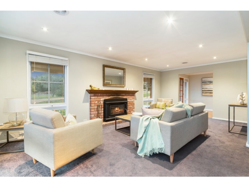 41 Dixon Road, Gisborne VIC 3437