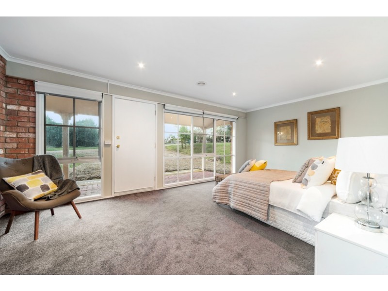 41 Dixon Road, Gisborne VIC 3437
