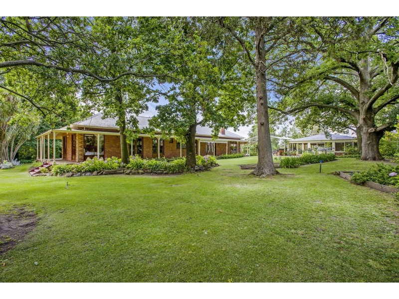 61 Willowbank Road, Gisborne VIC 3437