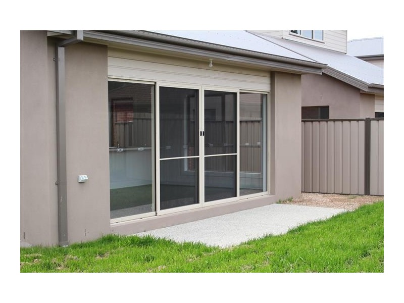3/96 Station Road, Gisborne VIC 3437