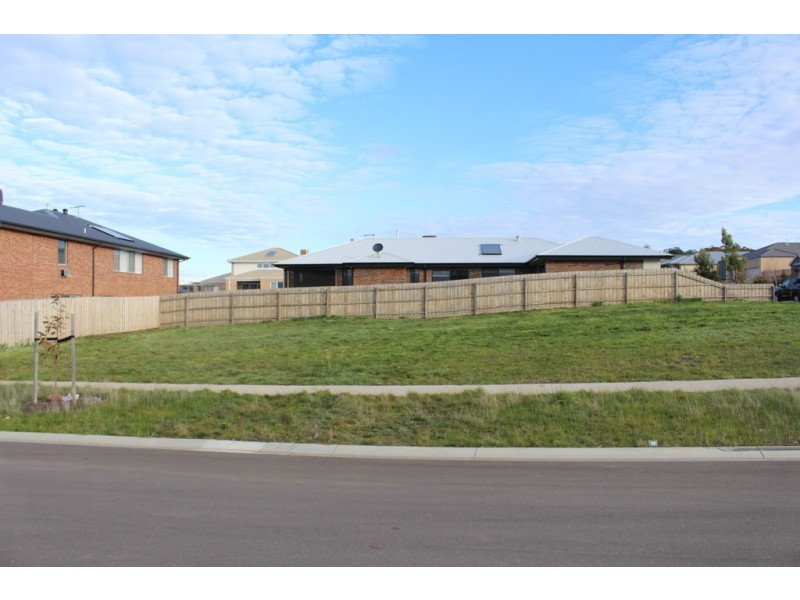 40 Gordon Boulevard, Gisborne VIC 3437