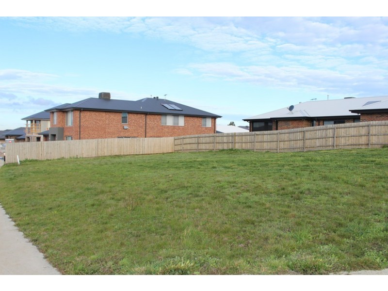 40 Gordon Boulevard, Gisborne VIC 3437