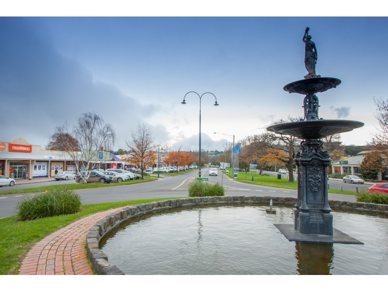 40 Gordon Boulevard, Gisborne VIC 3437