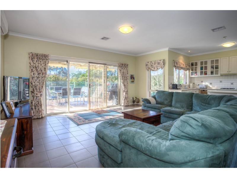 17 Glenton Court, Gisborne VIC 3437