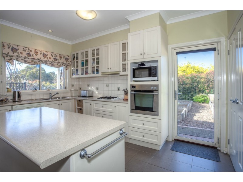 17 Glenton Court, Gisborne VIC 3437